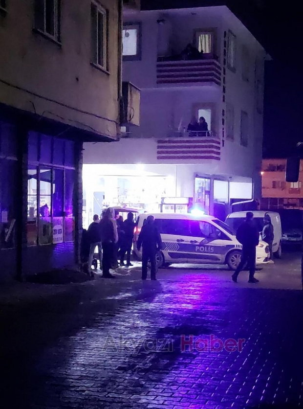 Akyazıda yabancı uyrukluların kavgasına polis müdahale etti