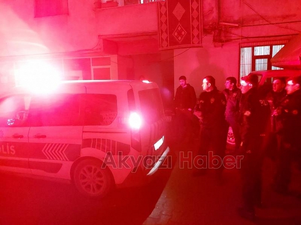 Akyazıda yabancı uyrukluların kavgasına polis müdahale etti