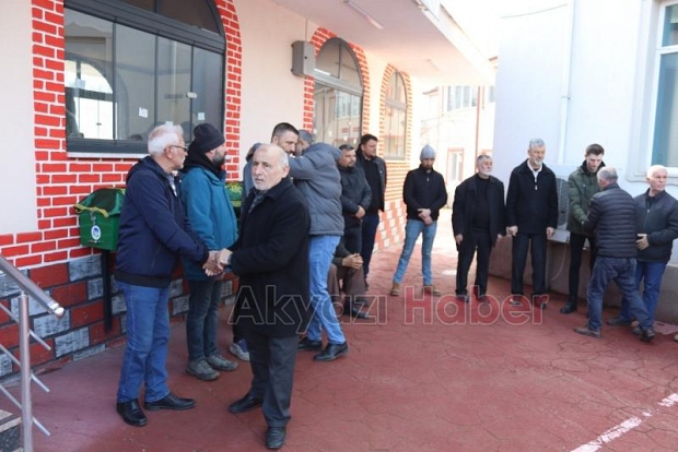 Tıkalı kanalı açmak isterken ölmüştü, toprağa verildi