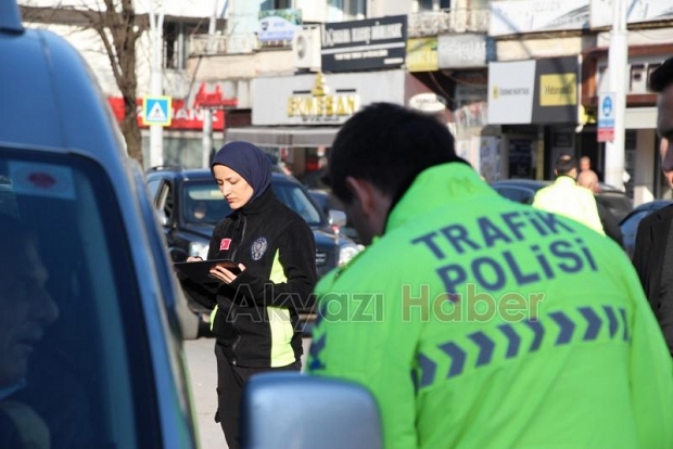 Akyazıda trafik denetimi