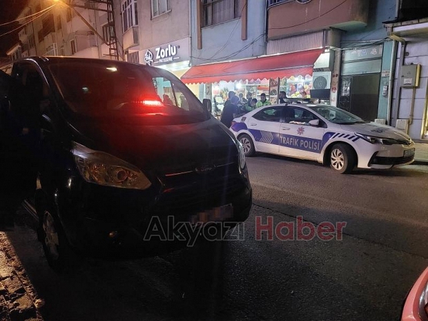 Akyazı da çakar lamba ile yakalandı 276 bin lira ceza kesildi
