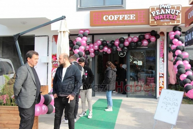 Akyazı’nın İlk Wafflecısı PWB Peanut Waffle Yepyeni Konseptiyle Hizmetinizde!