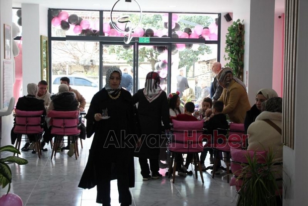 Akyazı’nın İlk Wafflecısı PWB Peanut Waffle Yepyeni Konseptiyle Hizmetinizde!