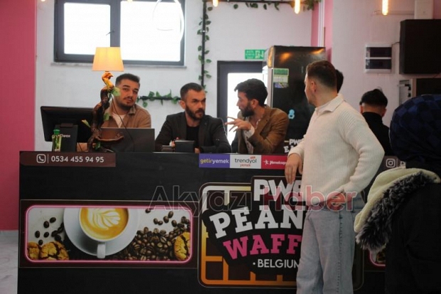 Akyazı’nın İlk Wafflecısı PWB Peanut Waffle Yepyeni Konseptiyle Hizmetinizde!