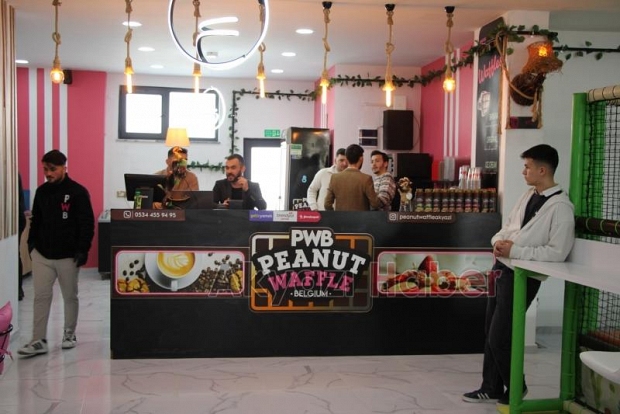 Akyazı’nın İlk Wafflecısı PWB Peanut Waffle Yepyeni Konseptiyle Hizmetinizde!