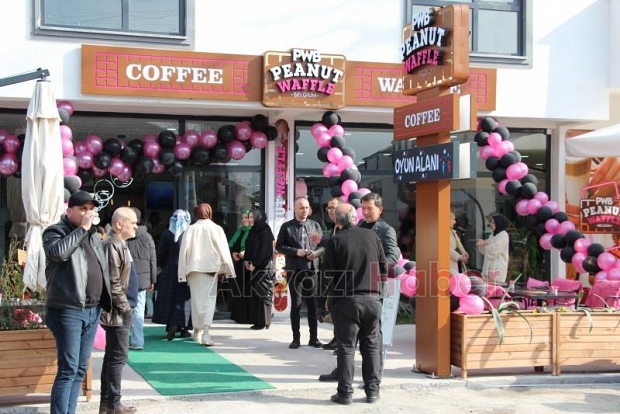 Akyazı’nın İlk Wafflecısı PWB Peanut Waffle Yepyeni Konseptiyle Hizmetinizde!