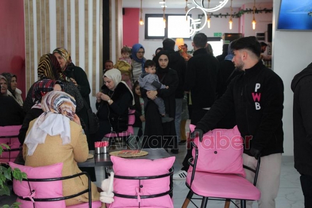 Akyazı’nın İlk Wafflecısı PWB Peanut Waffle Yepyeni Konseptiyle Hizmetinizde!