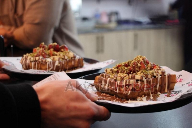 Akyazı’nın İlk Wafflecısı PWB Peanut Waffle Yepyeni Konseptiyle Hizmetinizde!