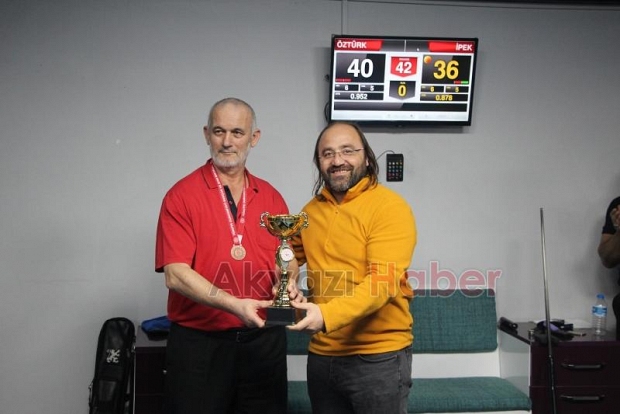 Sakarya İl Üç Bant Turnuvası Akyazı Bilardo Spor Salonu'nda gerçekleştirildi. 