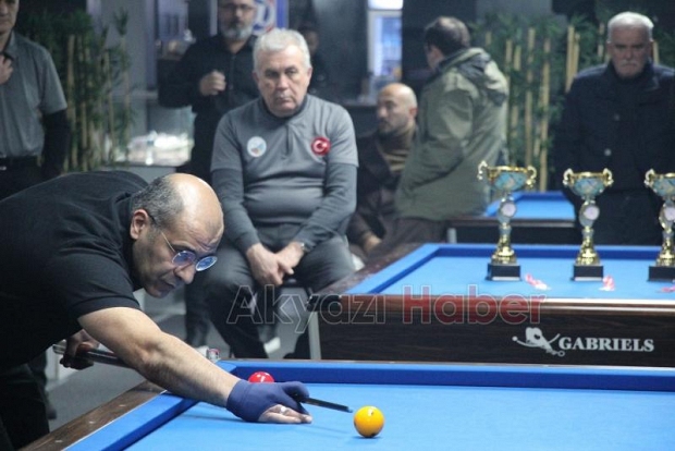 Sakarya İl Üç Bant Turnuvası Akyazı Bilardo Spor Salonu'nda gerçekleştirildi. 