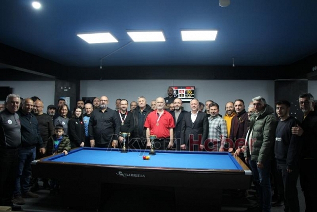 Sakarya İl Üç Bant Turnuvası Akyazı Bilardo Spor Salonu'nda gerçekleştirildi. 
