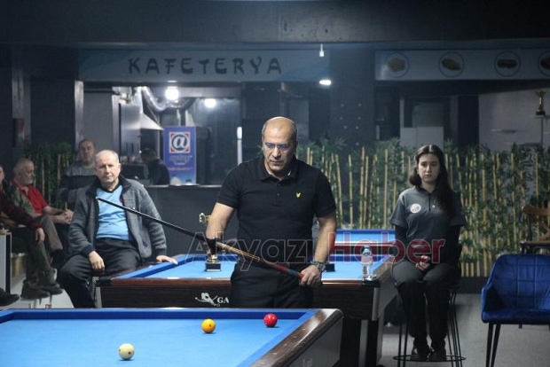 Sakarya İl Üç Bant Turnuvası Akyazı Bilardo Spor Salonu'nda gerçekleştirildi. 