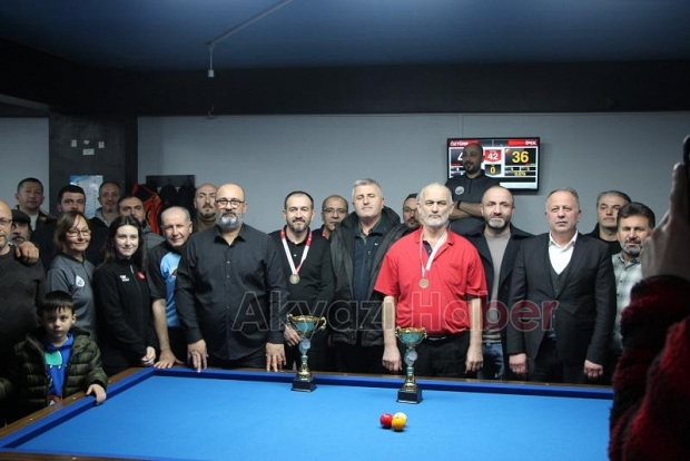 Sakarya İl Üç Bant Turnuvası Akyazı Bilardo Spor Salonu'nda gerçekleştirildi. 