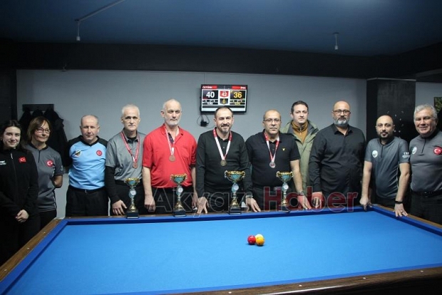 Sakarya İl Üç Bant Turnuvası Akyazı Bilardo Spor Salonu'nda gerçekleştirildi. 