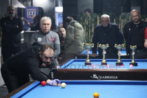 Sakarya İl Üç Bant Turnuvası Akyazı Bilardo Spor Salonu'nda gerçekleştirildi. 