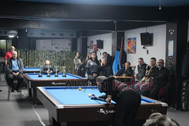 Sakarya İl Üç Bant Turnuvası Akyazı Bilardo Spor Salonu'nda gerçekleştirildi. 