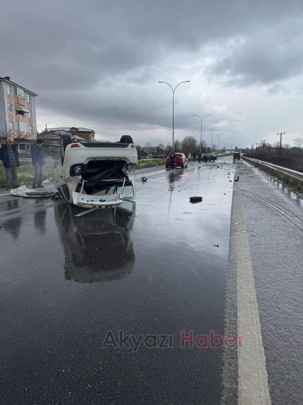 Karasu'da feci kaza: yaralılar var