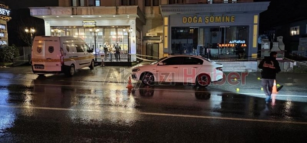 Trafik tartışmasında gençler silahlı saldırıya uğradı: 1 ölü, 1 yaralı