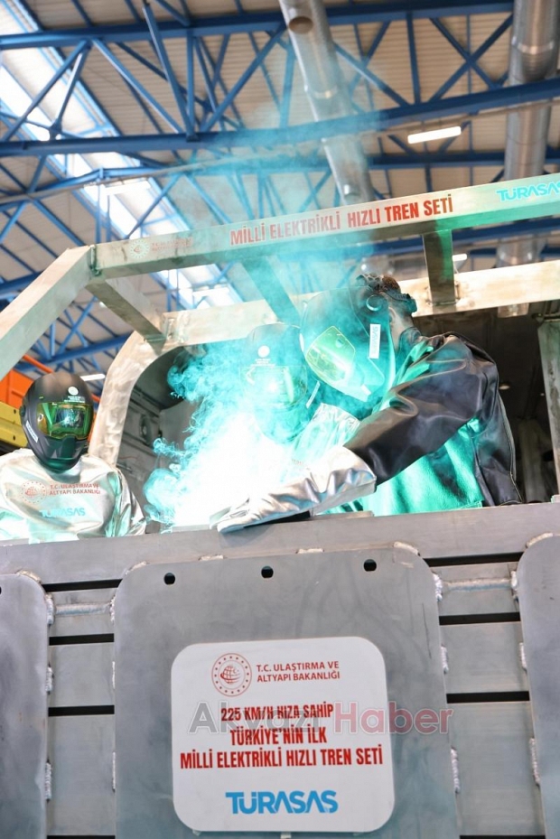 Milli Elektrikli Hızlı Tren Seti'nde ilk kaynak töreni