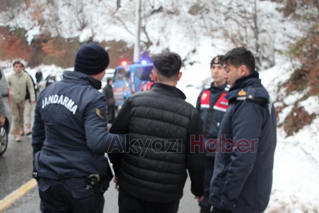 Otomobil ile hafif ticari araç çarpıştı: 5 yaralı