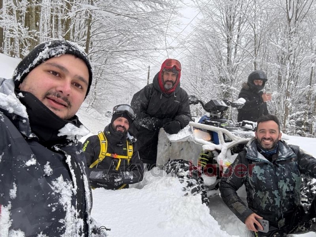 Keremali Yaylası'nda karda ATV kullandılar