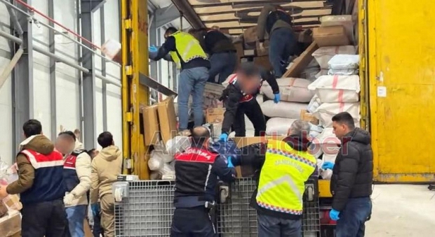 2,5 milyon liralık kıyılmış tütün ele geçirildi