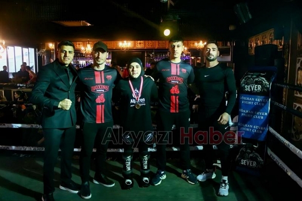 Kick Boks'ta Akyazı rüzgarı Derya Kara şampiyon