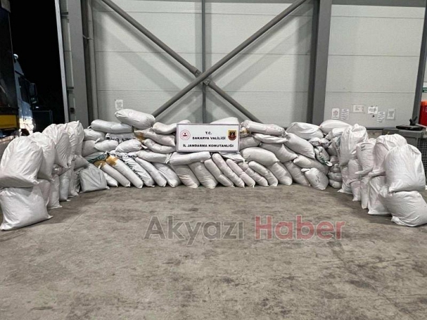 Tırda 3,5 ton kaçak tütün ele geçirildi