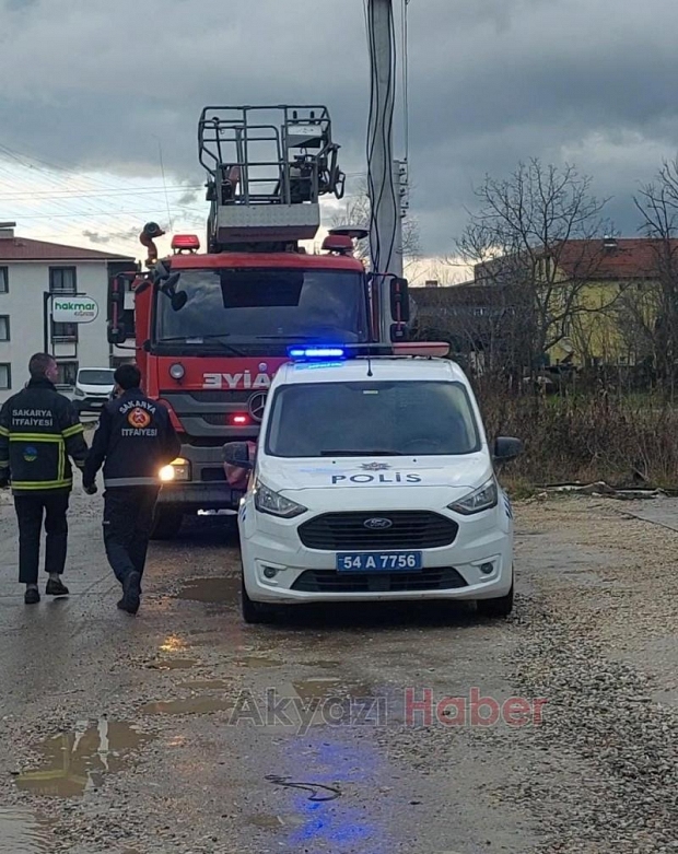 Kendine zarar veren kadın ekipleri alarma geçirdi