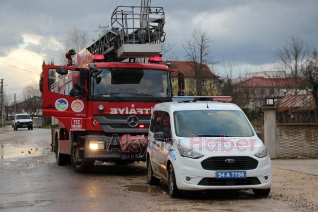 Kendine zarar veren kadın ekipleri alarma geçirdi
