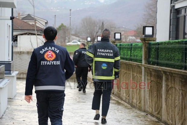 Kendine zarar veren kadın ekipleri alarma geçirdi