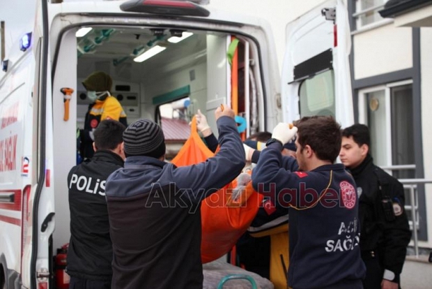 Yemek yerken bayılan karı koca hastaneye kaldırıldı