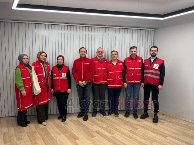 Kızılay Akyazı'da yönetim görev dağılımı yaptı