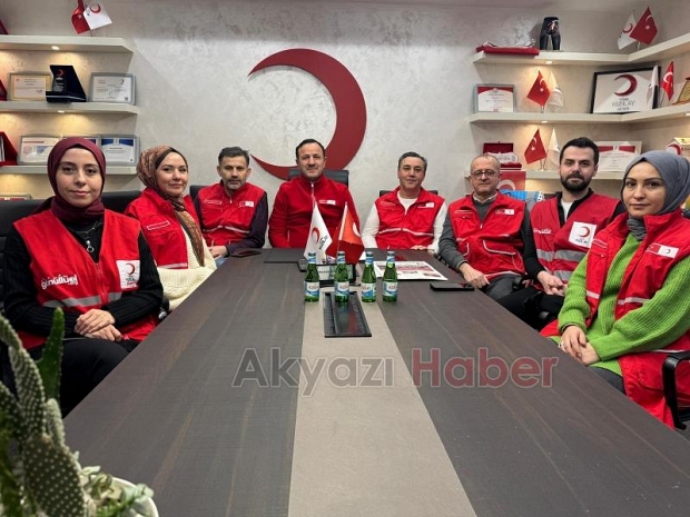 Kızılay Akyazı'da yönetim görev dağılımı yaptı