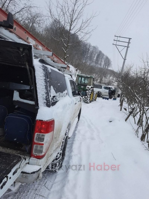 Çatalkaya-Boztepe yolunda araçlar karda kaydı