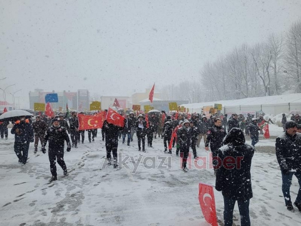Kar demediler Gazze için yürüdüler