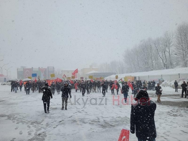 Kar demediler Gazze için yürüdüler
