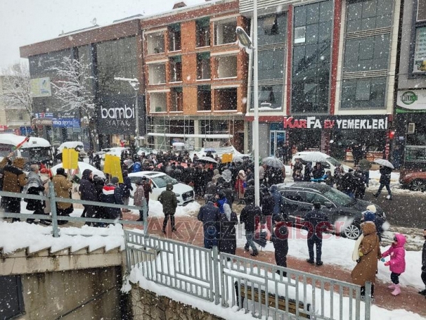 Kar demediler Gazze için yürüdüler