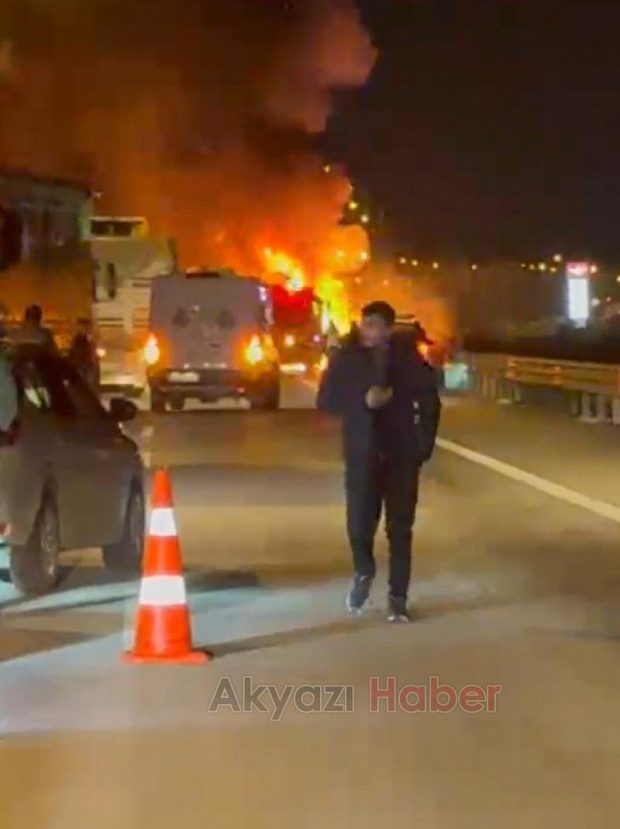 Kuzey Marmara Otoyolunda tır alev alev yandı