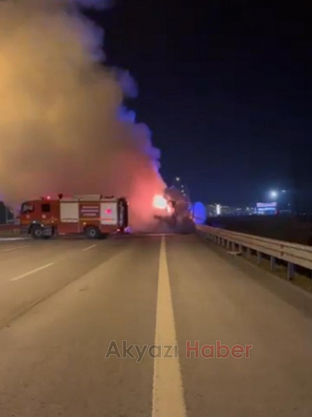 Kuzey Marmara Otoyolunda tır alev alev yandı