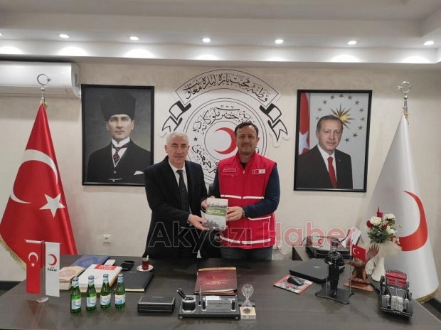 Akyazı Kızılay'a hayırlı olsun ziyaretleri sürüyor