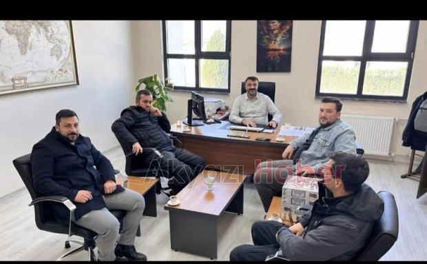 Yeni Mahalle Muhtarlığı öğrencilere spor malzemesi hediye etti