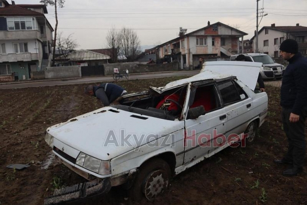 Otomobil Takla Attı, Tarlaya Uçtu