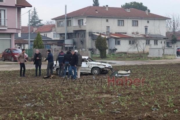 Otomobil Takla Attı, Tarlaya Uçtu