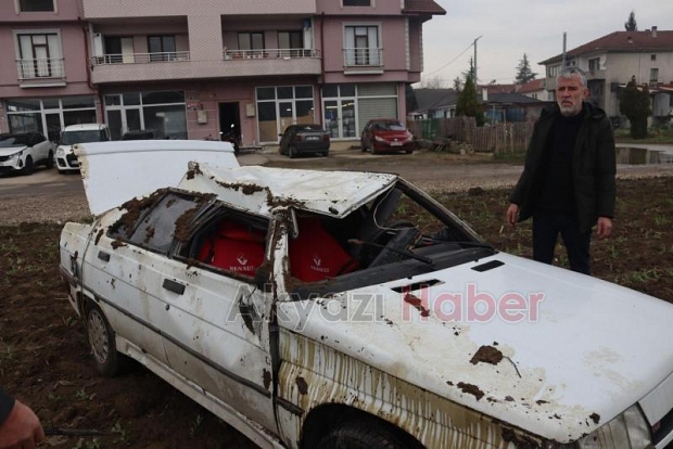 Otomobil Takla Attı, Tarlaya Uçtu