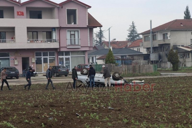 Otomobil Takla Attı, Tarlaya Uçtu