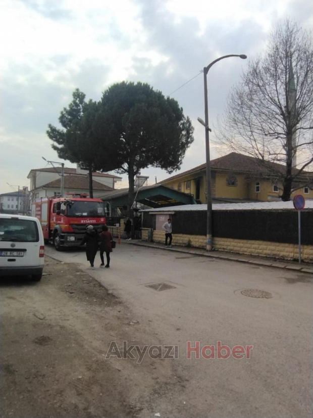 Güllük Camii’nde Cuma vakti yangın çıktı