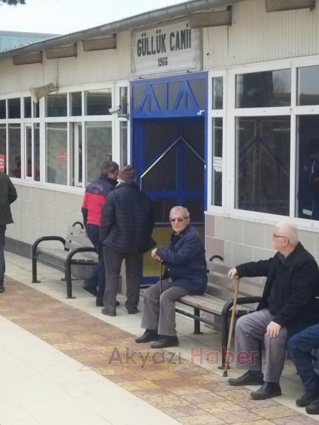 Güllük Camii’nde Cuma vakti yangın çıktı