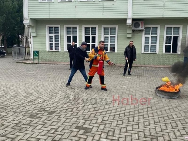 Paris İlk ve Ortaokulu ile Mesleki Eğitim Merkezi'nde afet eğitimi