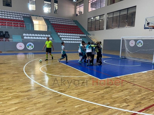 Okul Sporları 2. Küme Futsal Müsabakaları nefesleri kesti